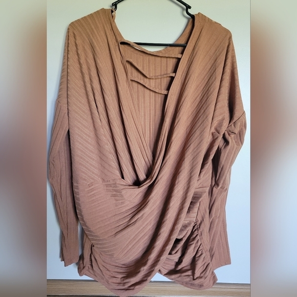 NWT Doe & Rae Women's Tan Criss-cross Back Long Sleeve Top Size Large - Picture 6 of 6